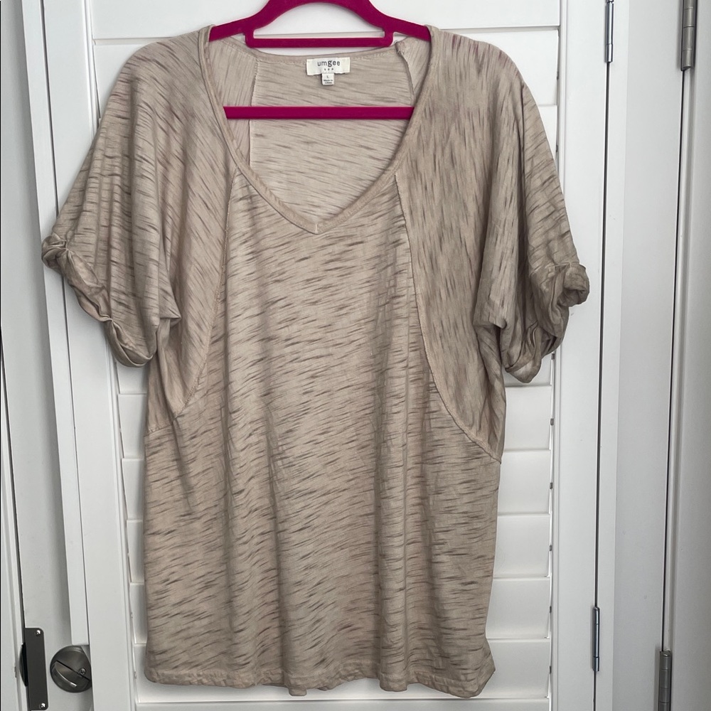 Umgee Taupe/Tan Short Sleeve V-Neck Pullover Tunic Top EUC